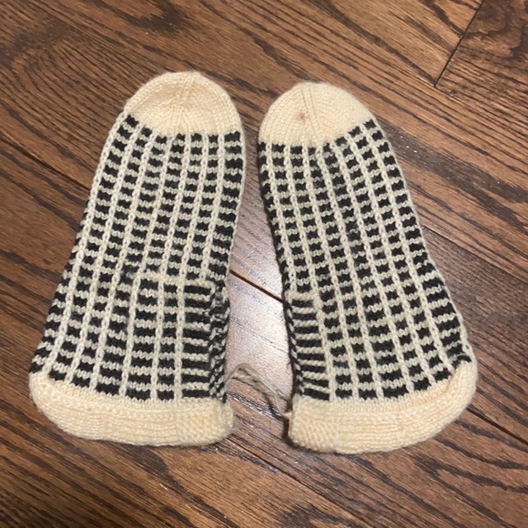 Handmade socks 🌸🌸 - Picture 1 of 2